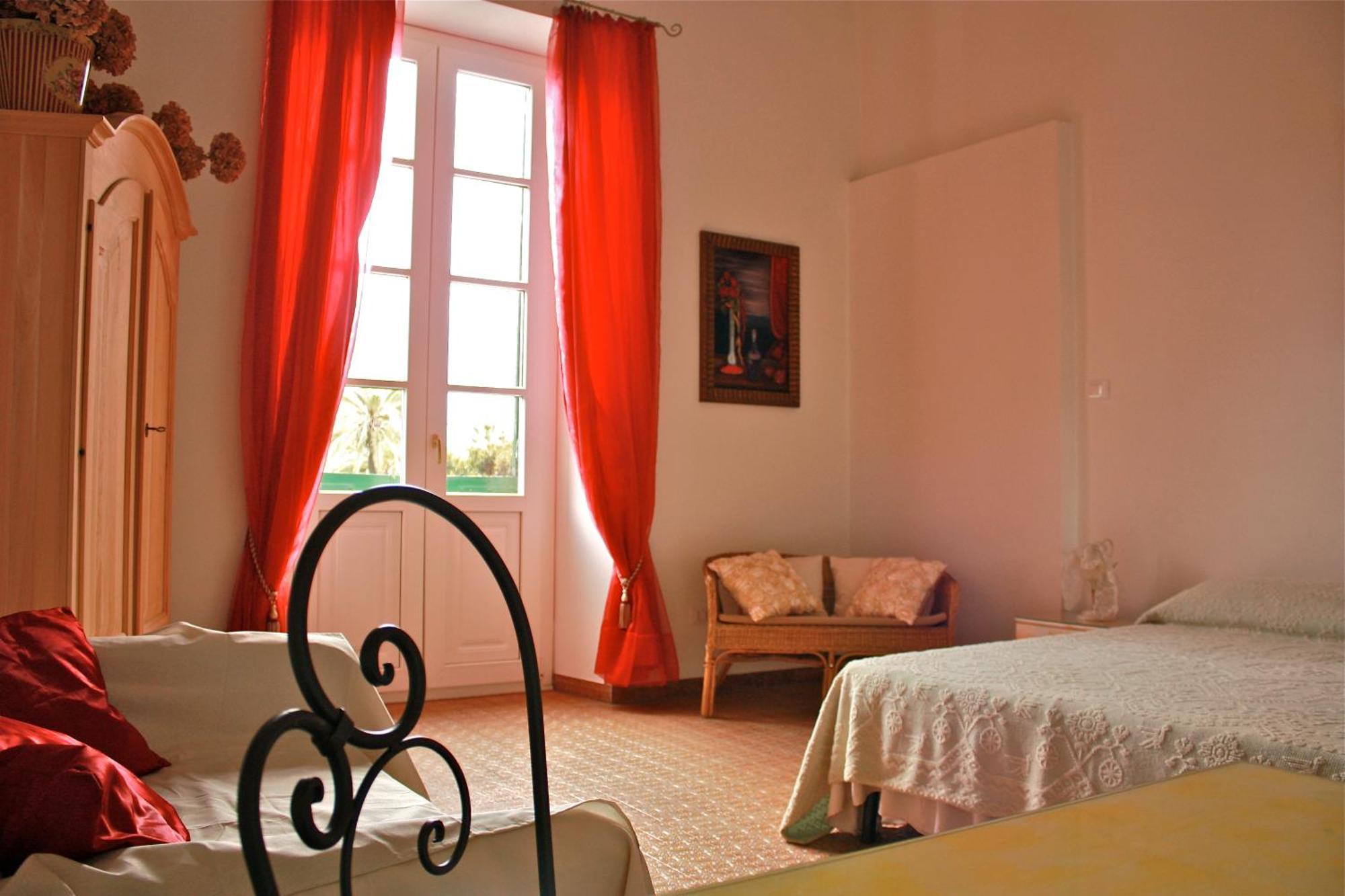 Ca' Del Sol Hotel Каляри Екстериор снимка