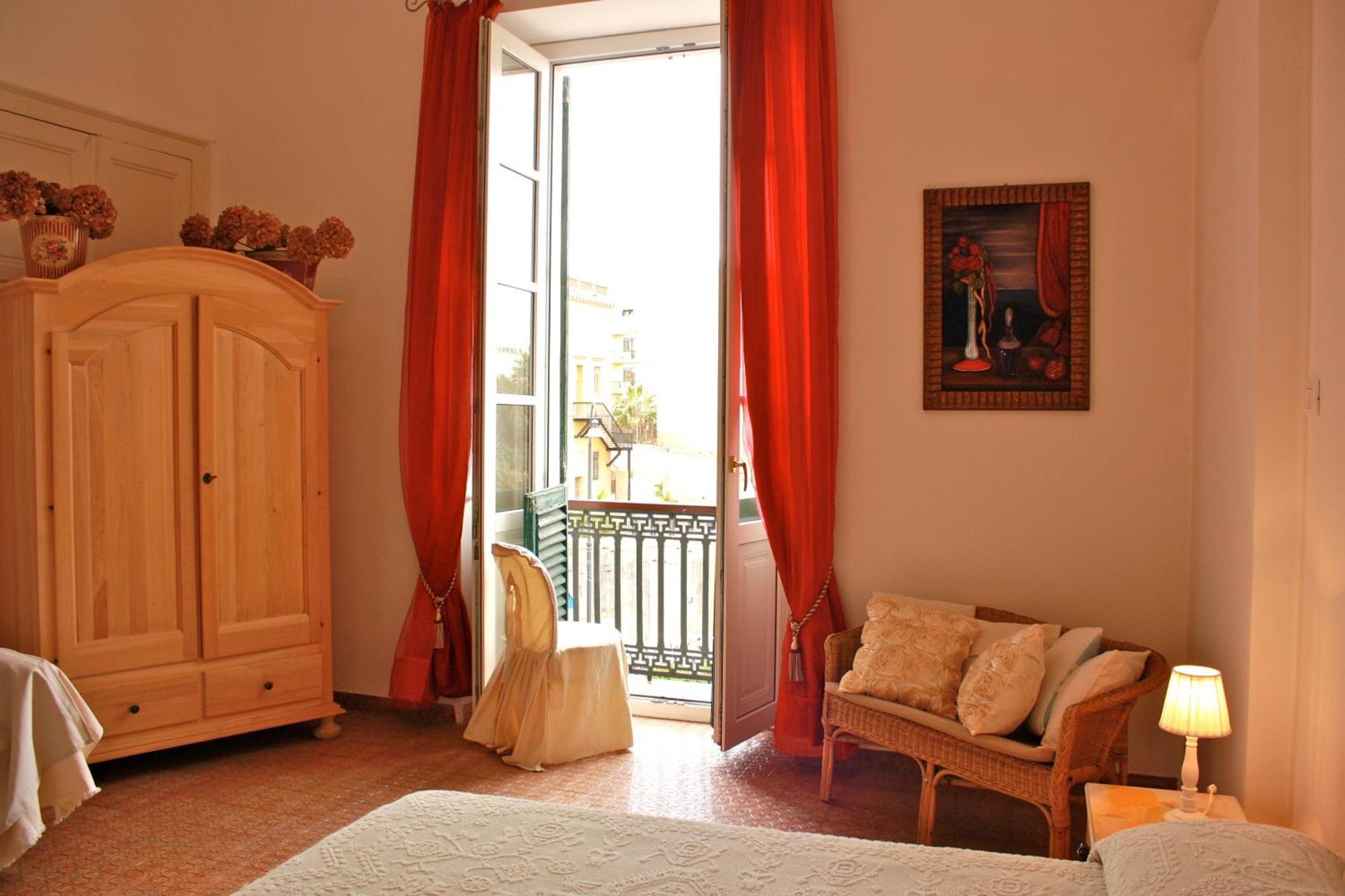 Ca' Del Sol Hotel Каляри Екстериор снимка