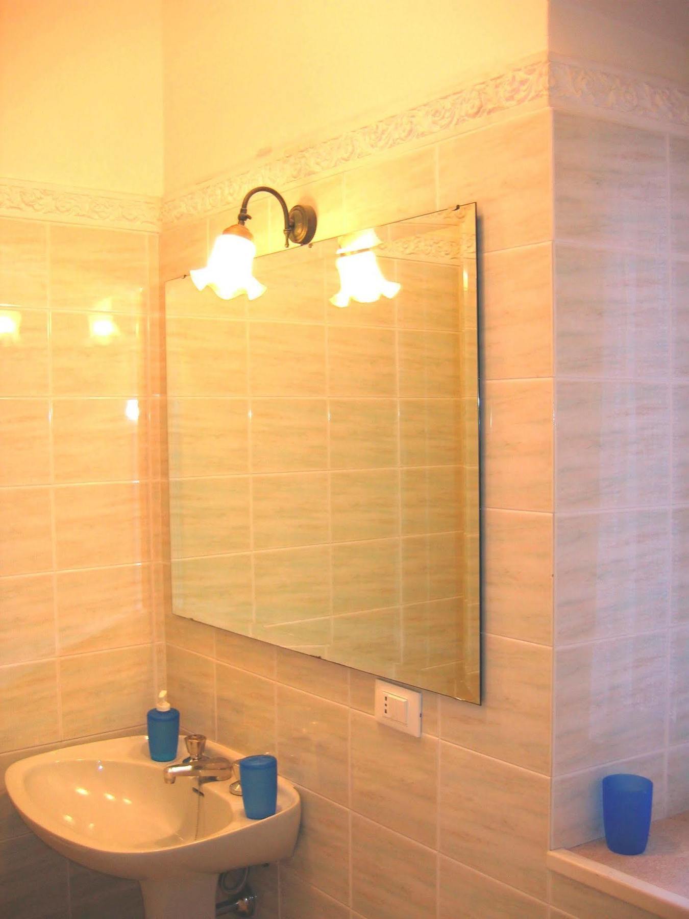 Ca' Del Sol Hotel Каляри Екстериор снимка