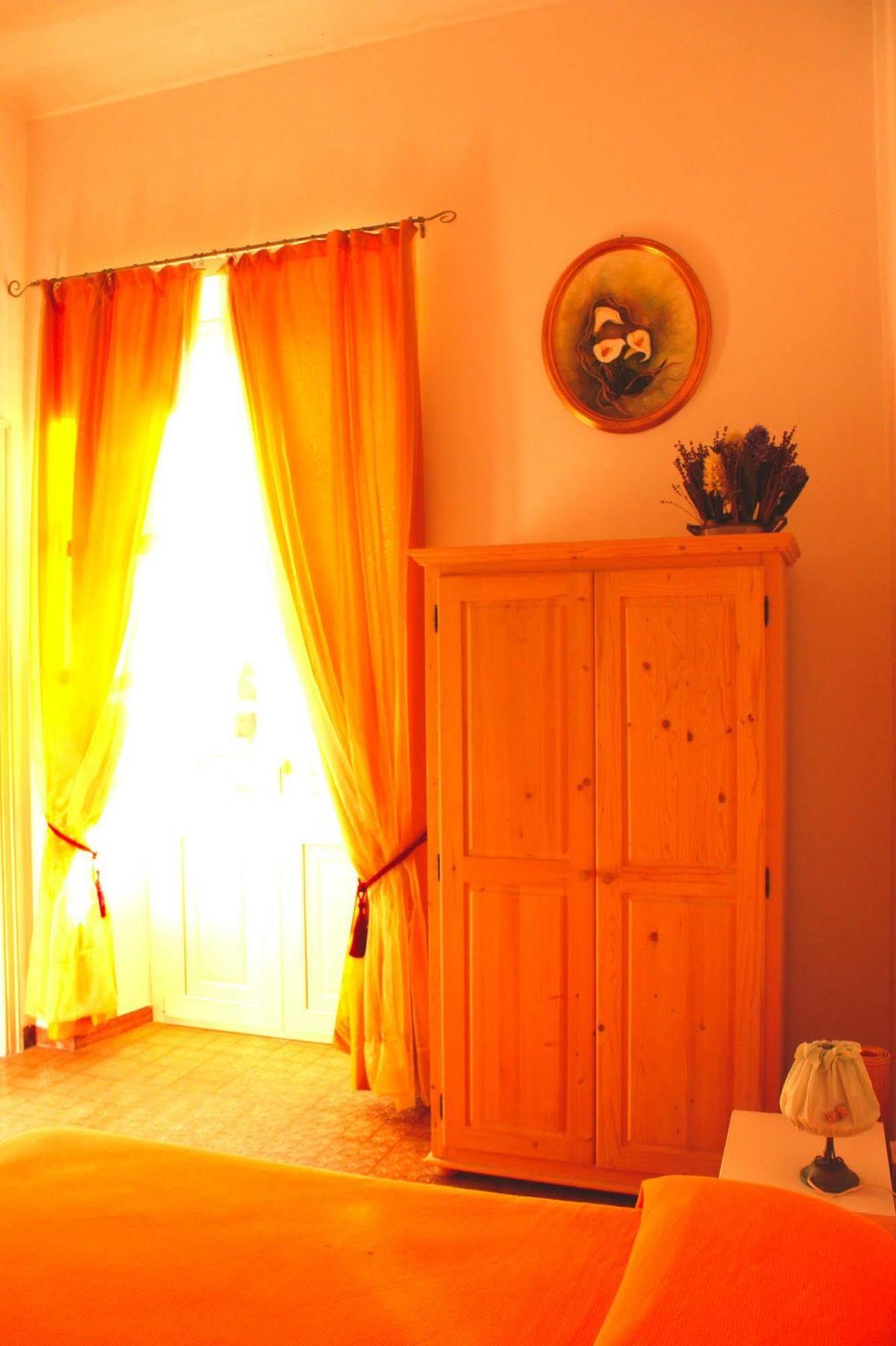 Ca' Del Sol Hotel Каляри Екстериор снимка