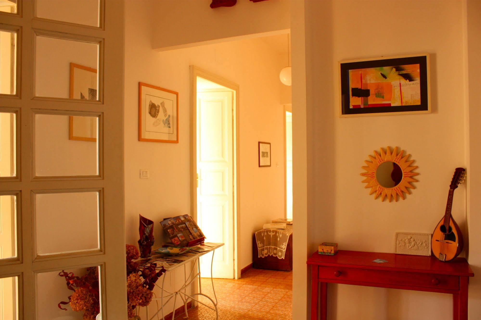 Ca' Del Sol Hotel Каляри Екстериор снимка